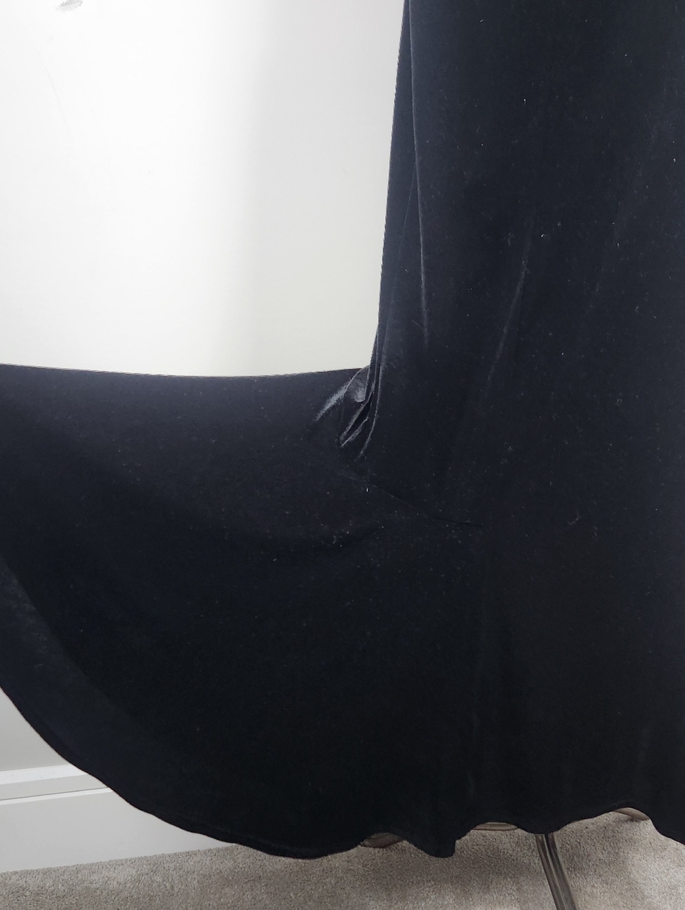 Black Velvet Maxi Skirt Mermaid Cut Fits Large Soft Stretchy - Picture 6 of 13